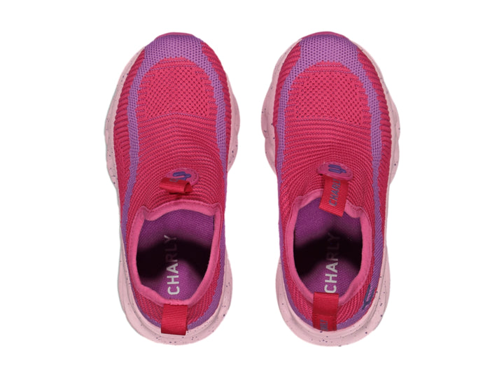 Tenis deportivos Charly en color fucsia y morado con suela rosa claro y diseño de tejido sin cordones.