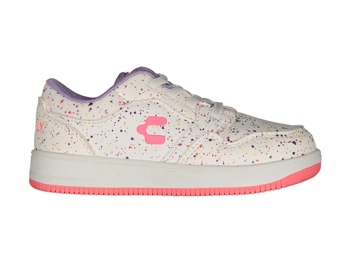 Tenis blancos con motas de colores, suela rosa y detalles morados de la marca Charly.
