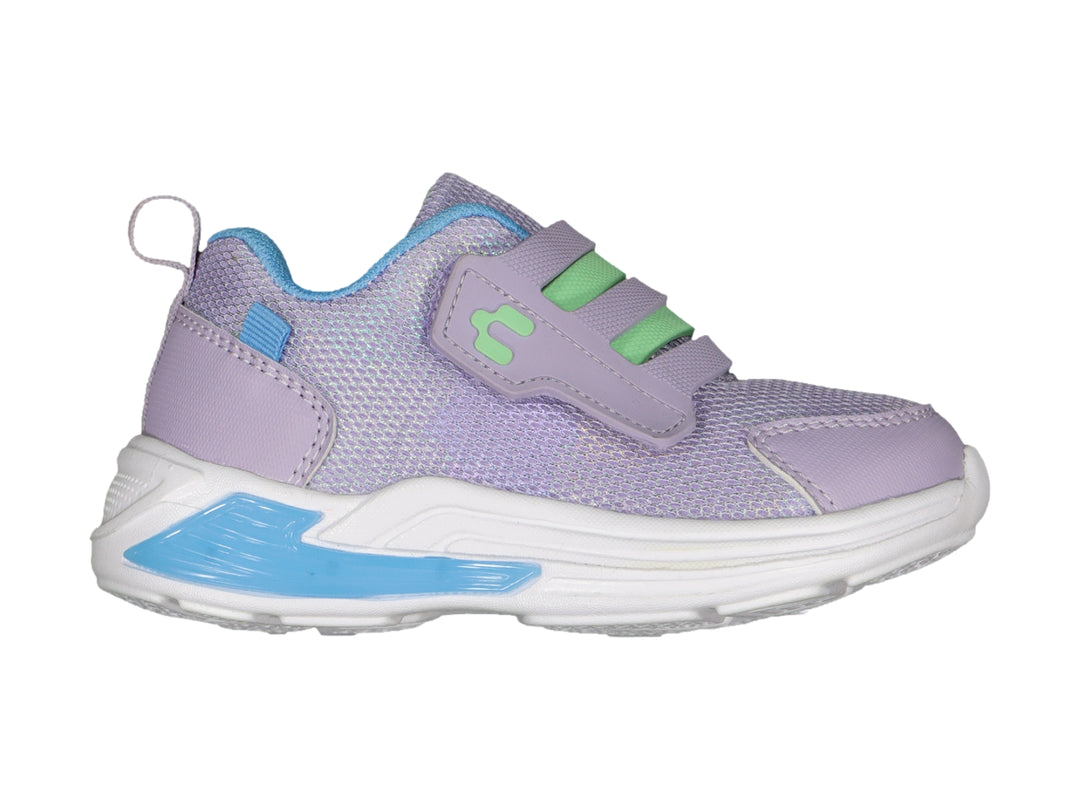 Tenis deportivos Charly color morado con detalles en azul y verde, suela blanca y cierre de velcro.