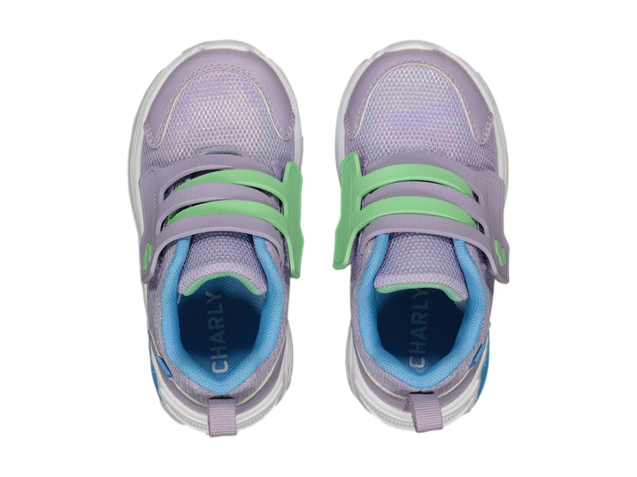 Tenis deportivos Charly color morado con detalles en azul y verde, suela blanca y cierre de velcro.