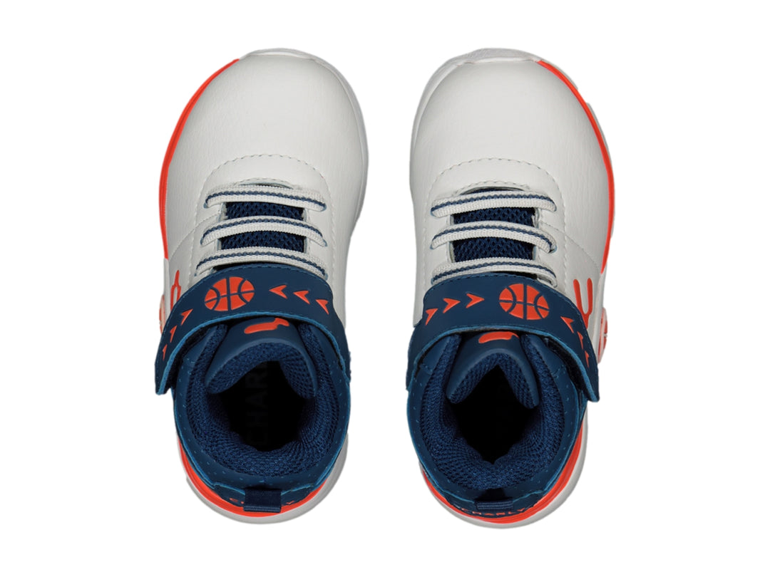 Tenis de baloncesto Charly en colores blanco y azul marino con detalles en naranja.