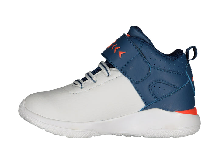 Tenis de baloncesto Charly en colores blanco y azul marino con detalles en naranja.