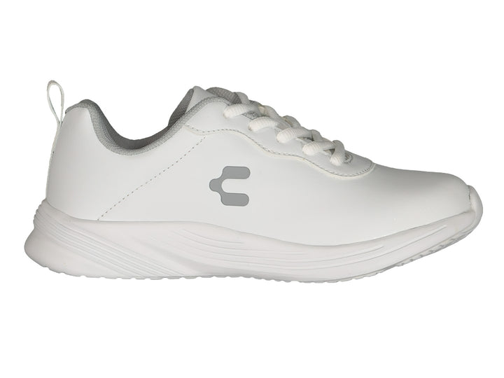 Par de tenis deportivos marca Charly en color blanco con detalles en gris y agujetas blancas.