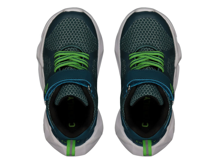 Tenis deportivos Charly color azul petróleo con detalles en verde lima y suela blanca.