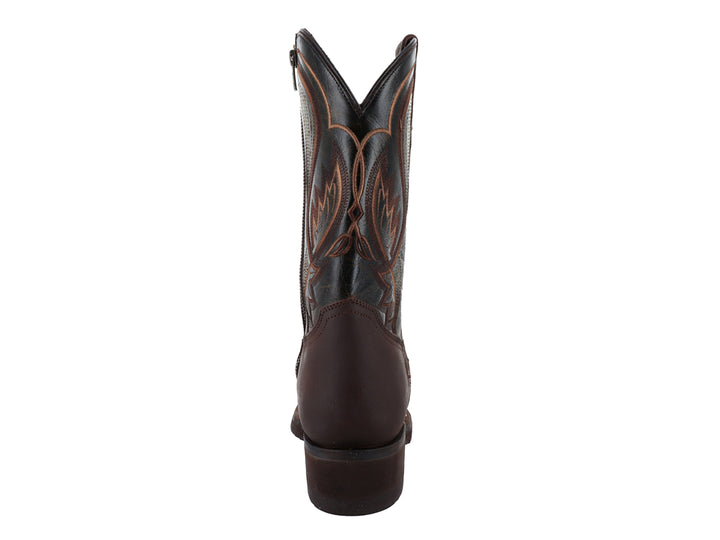 Bota vaquera de cuero marrón con bordados decorativos en la caña y punta cuadrada.