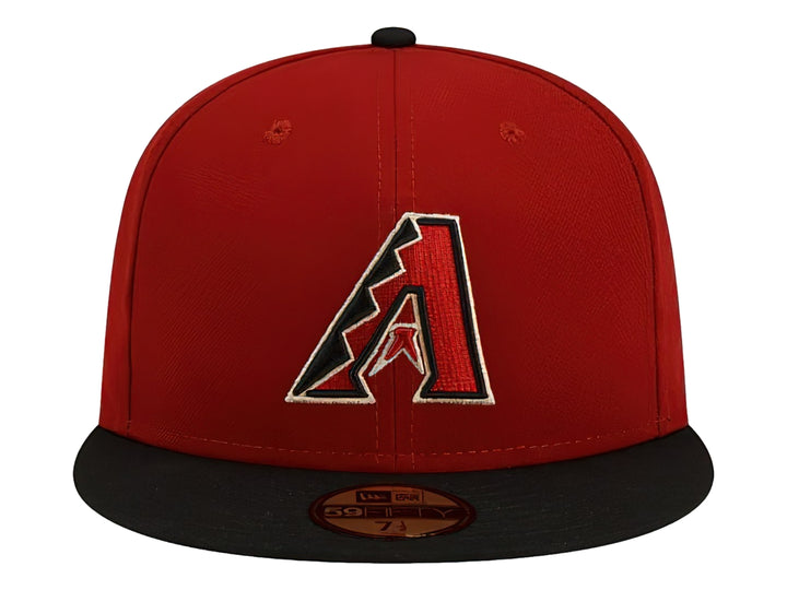 Gorra New Era de los Arizona Diamondbacks en color rojo oscuro con visera negra y logo bordado al frente.