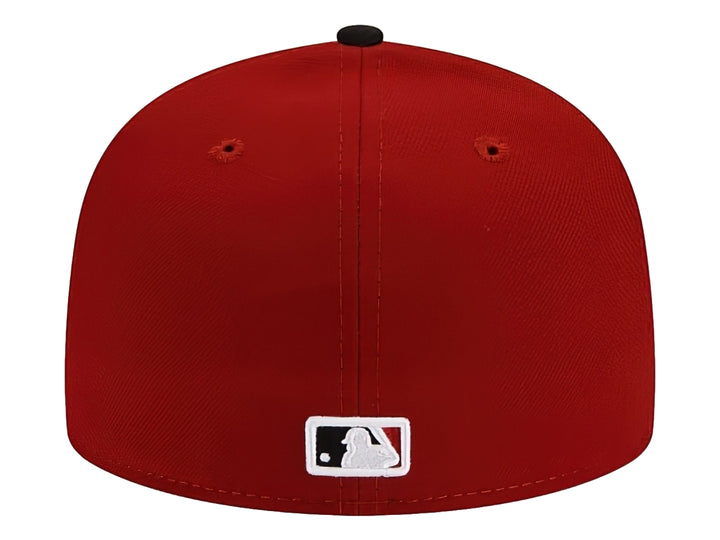 Gorra New Era de los Arizona Diamondbacks en color rojo oscuro con visera negra y logo bordado al frente.