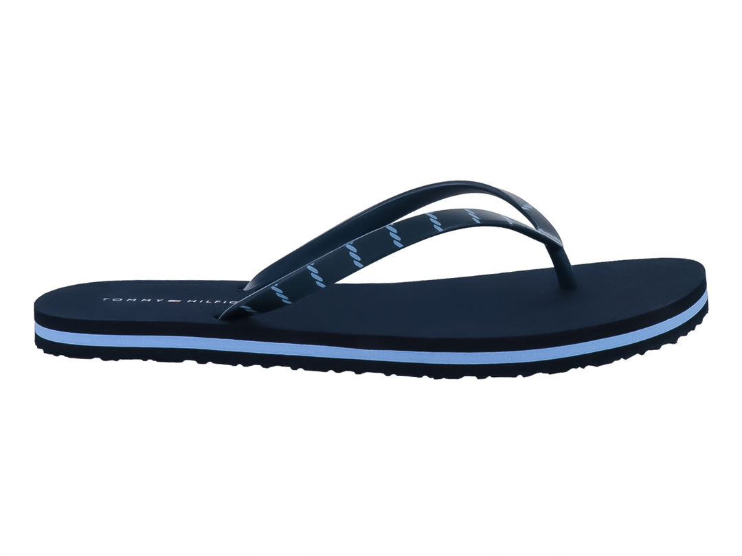 Sandalias de dedo Tommy Hilfiger color azul marino con detalle en azul claro en la suela.