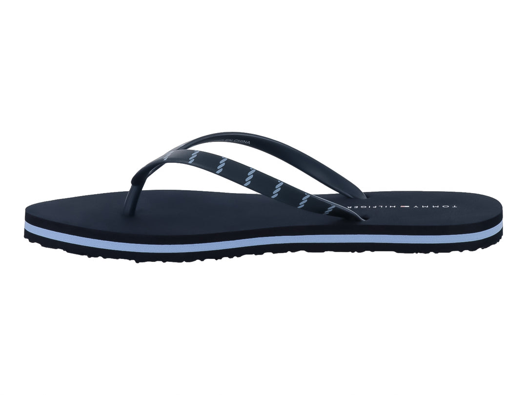 Sandalias de dedo Tommy Hilfiger color azul marino con detalle en azul claro en la suela.