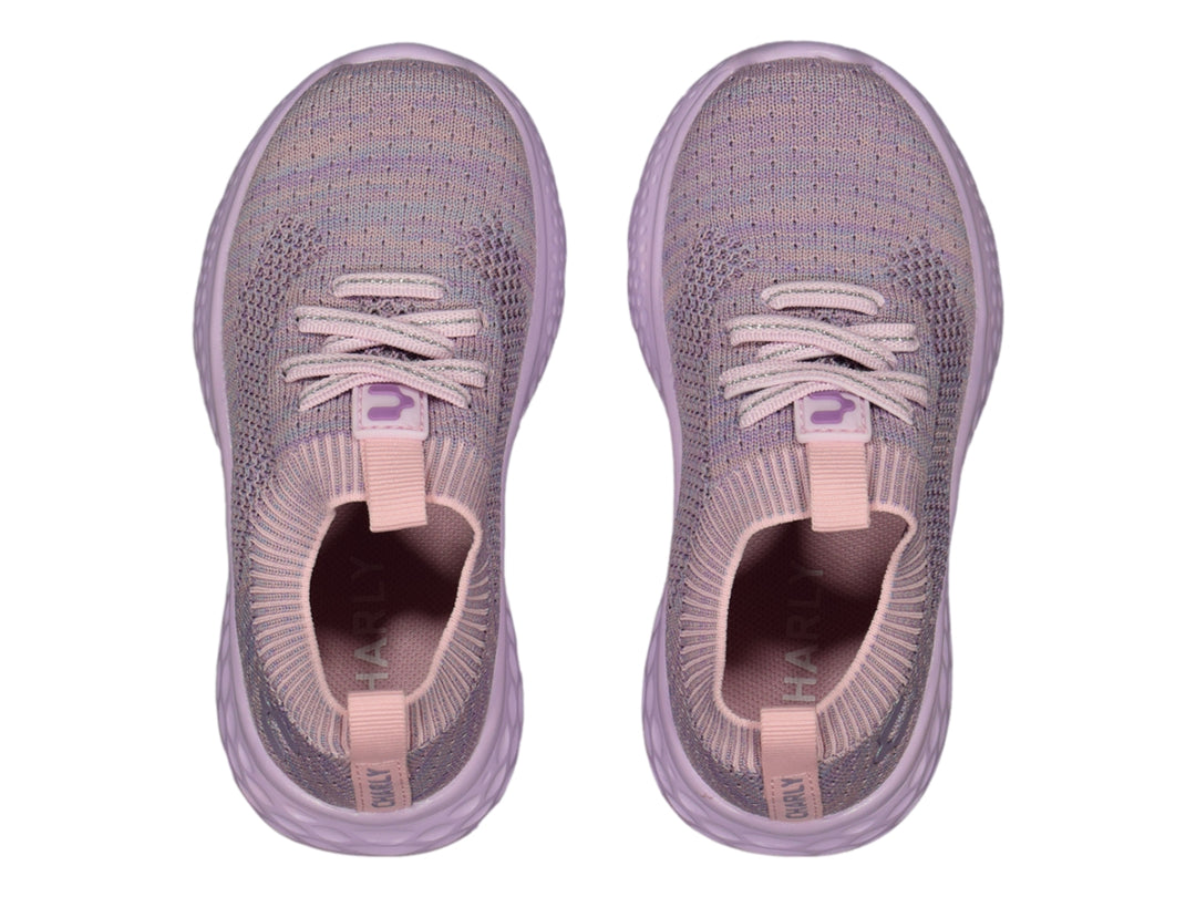 Tenis deportivos Charly en color lila con tejido transpirable y suela acolchada.