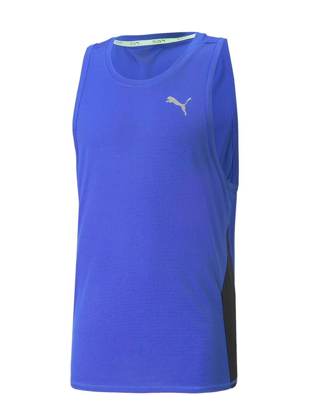 Camiseta deportiva sin mangas PUMA color azul royal con panel lateral negro.
