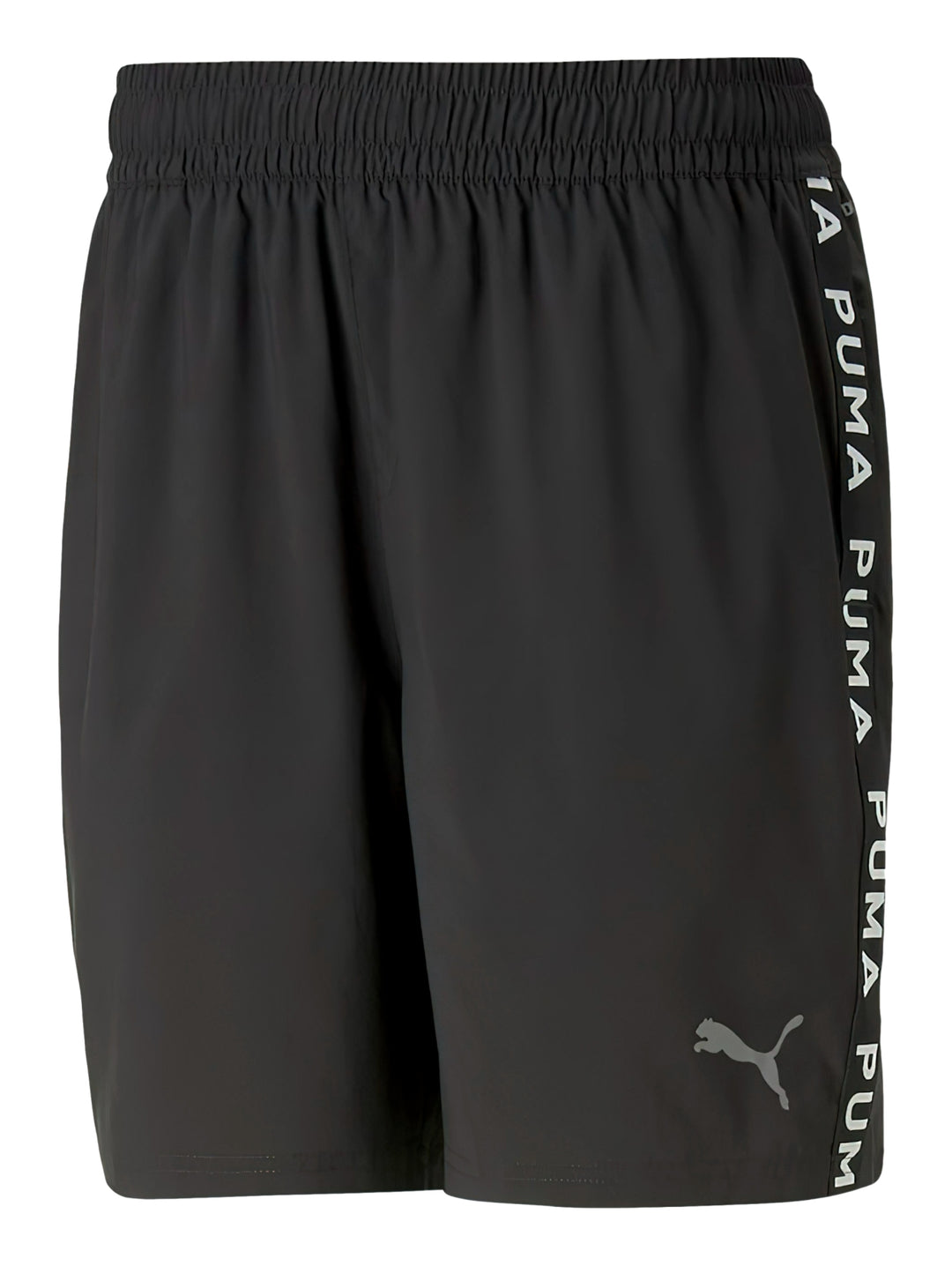 Shorts deportivos PUMA color negro con cinta lateral y logo gris.