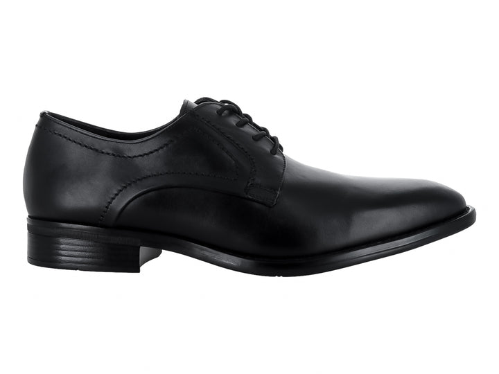 Zapato formal de cuero negro para hombre con cordones y acabado liso.
