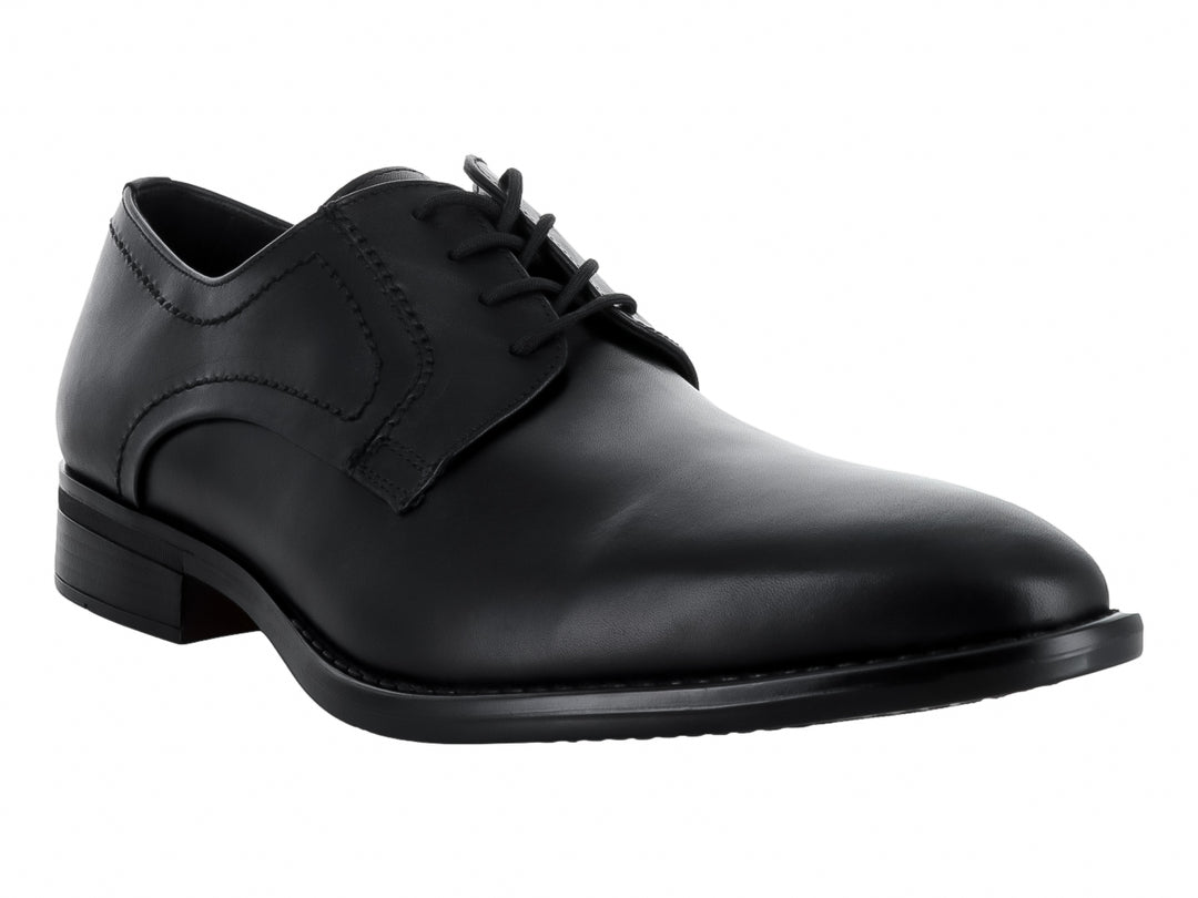 Zapato formal de cuero negro para hombre con cordones y acabado liso.