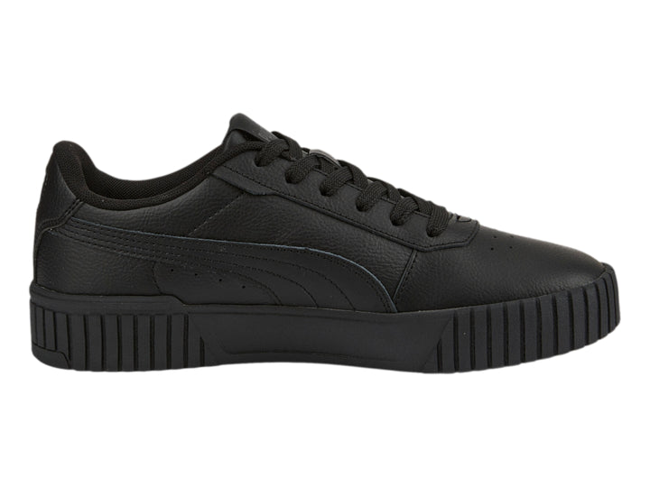 Tenis PUMA Carina 2.0 en color negro total con suela de plataforma y acabado mate.