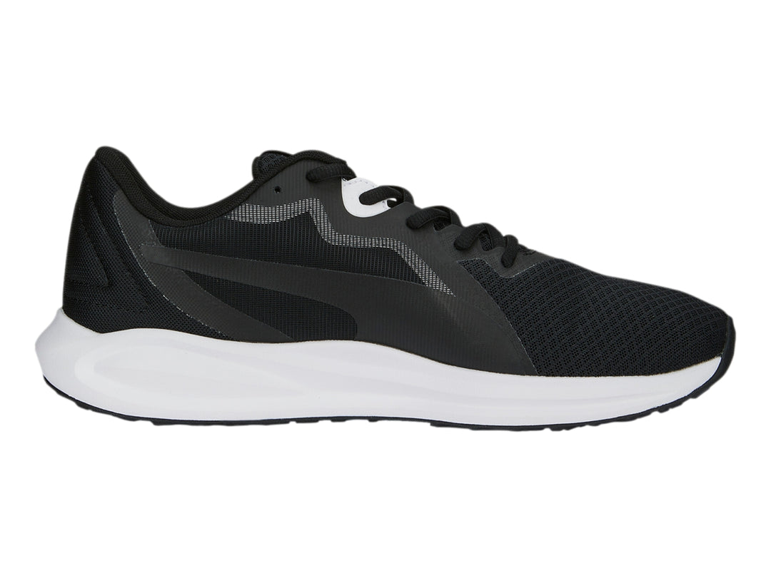 Tenis deportivos PUMA Twitch Runner Fresh en color negro con suela blanca y agujetas negras.