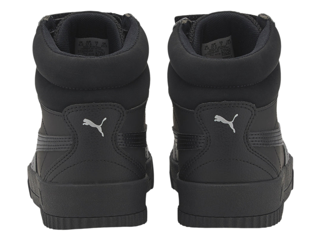 Tenis PUMA Carina Mid en color negro total, con diseño de bota media y suela ancha.