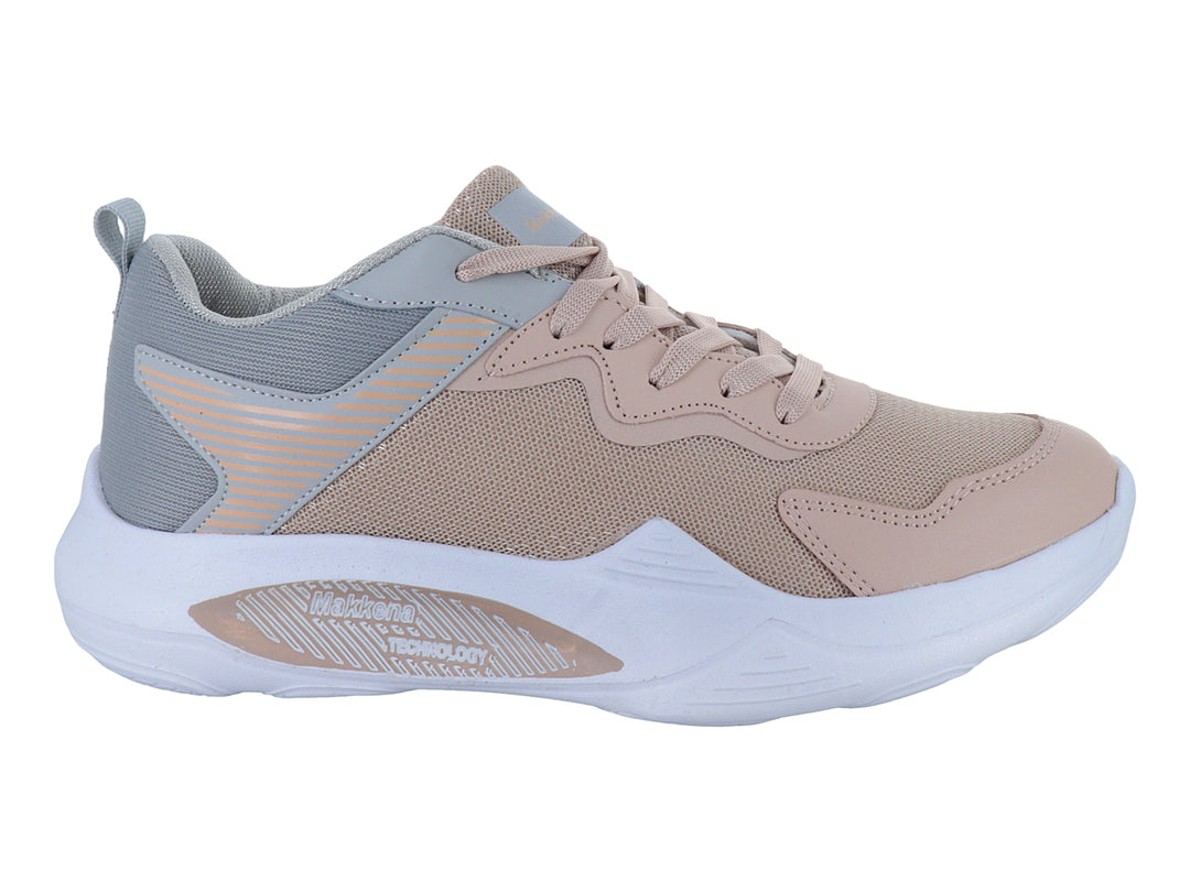 Tenis deportivos para niña en color maquillaje con detalles en gris y suela blanca.