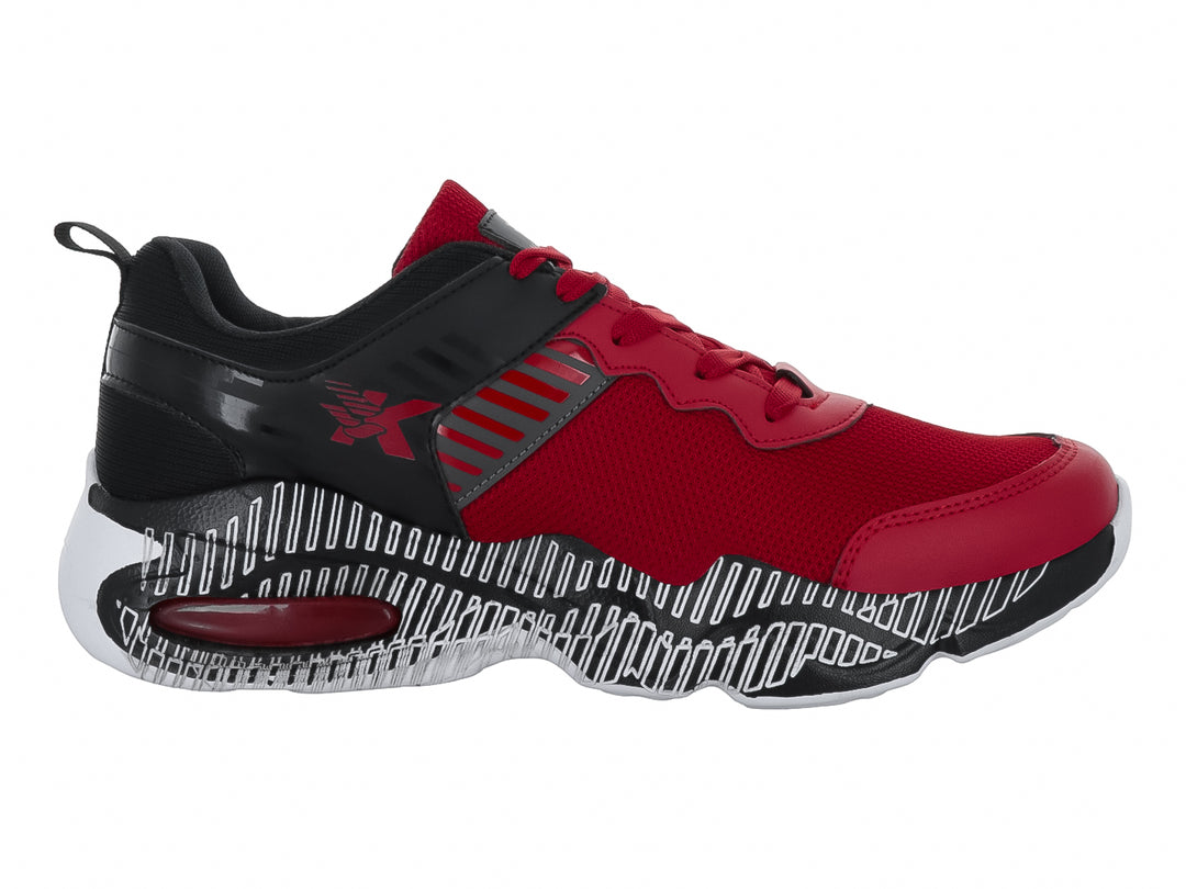 Tenis de baloncesto MAKENA color rojo y negro con suela blanca y detalles en gris.