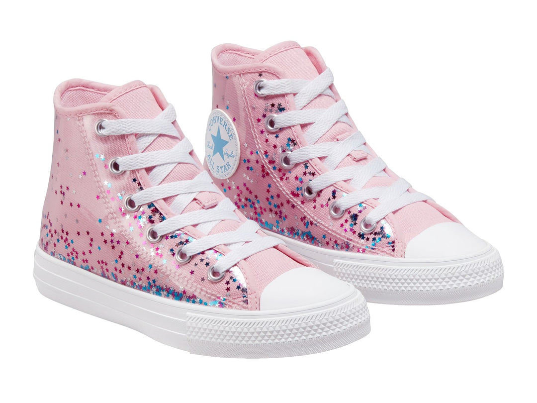 Tenis Converse Chuck Taylor All Star HI color rosa con estrellas brillantes y suela blanca.
