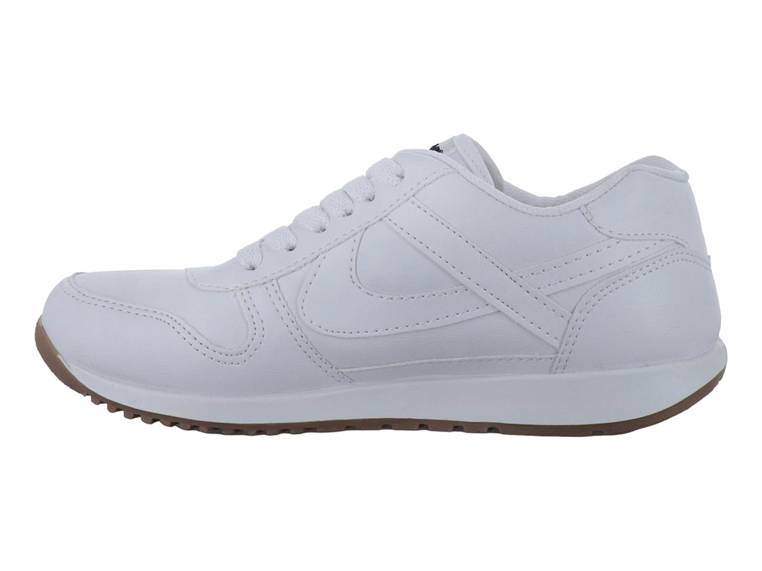Tenis escolares blancos de la marca Panam con suela color café.