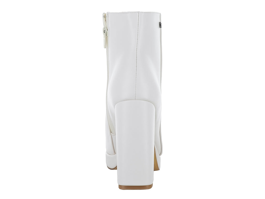 Botín blanco para mujer con tacón cuadrado grueso y plataforma, diseño liso y moderno.