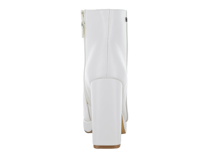 Botín blanco para mujer con tacón cuadrado grueso y plataforma, diseño liso y moderno.