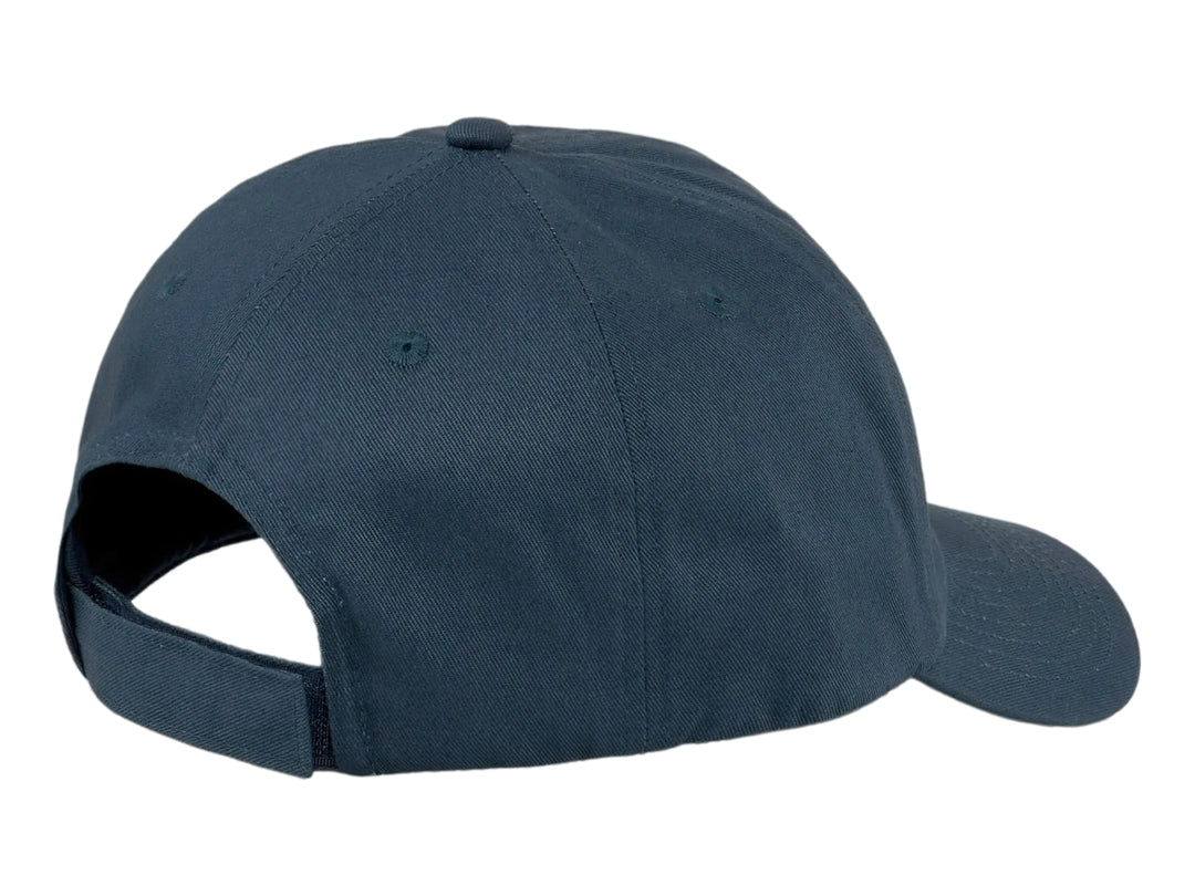 Gorra deportiva PUMA color azul oscuro con logotipo y nombre de la marca bordados en blanco al frente.