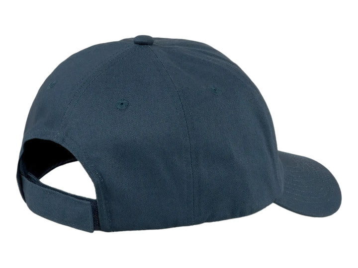 Gorra deportiva PUMA color azul oscuro con logotipo y nombre de la marca bordados en blanco al frente.
