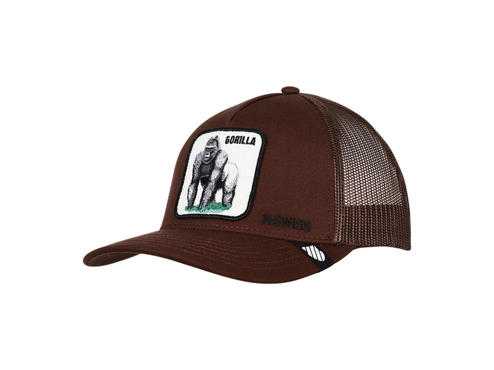 Gorra K-Swiss color café con visera curva, malla trasera y un parche frontal con la imagen de un gorila.