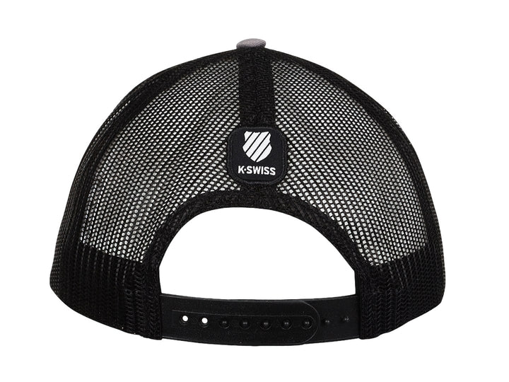 Gorra K-Swiss color gris y negro con un parche frontal de la ilustración de un tigre y visera negra.