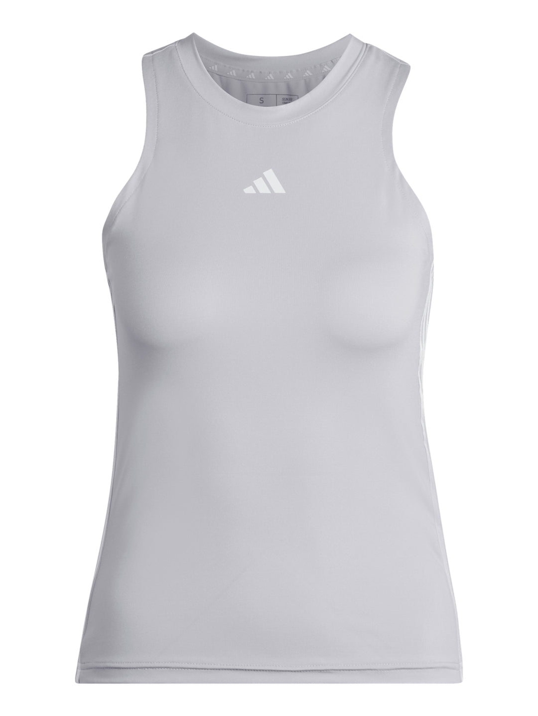 Mujer vistiendo una camiseta deportiva Adidas sin mangas en color silver dawn con detalles blancos laterales.
