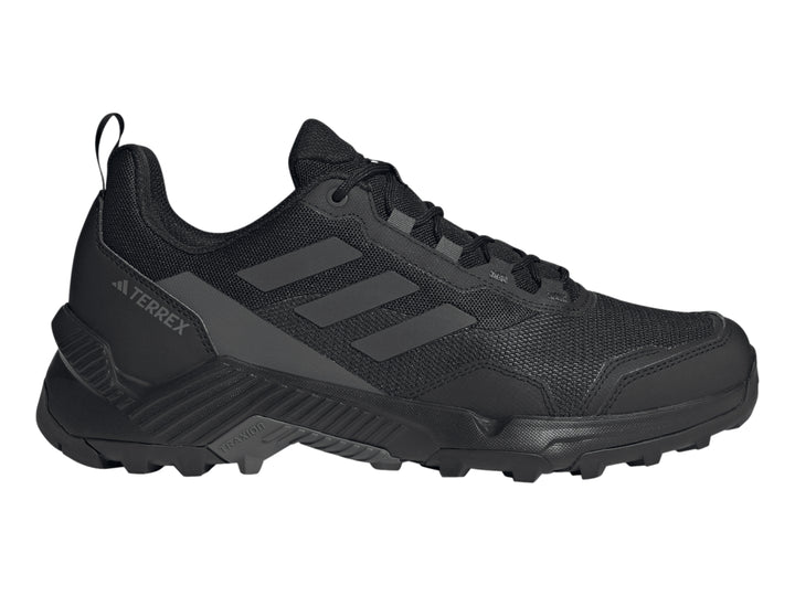 Tenis deportivos Adidas Terrex Eastrail 2 en color negro con suela rugosa.