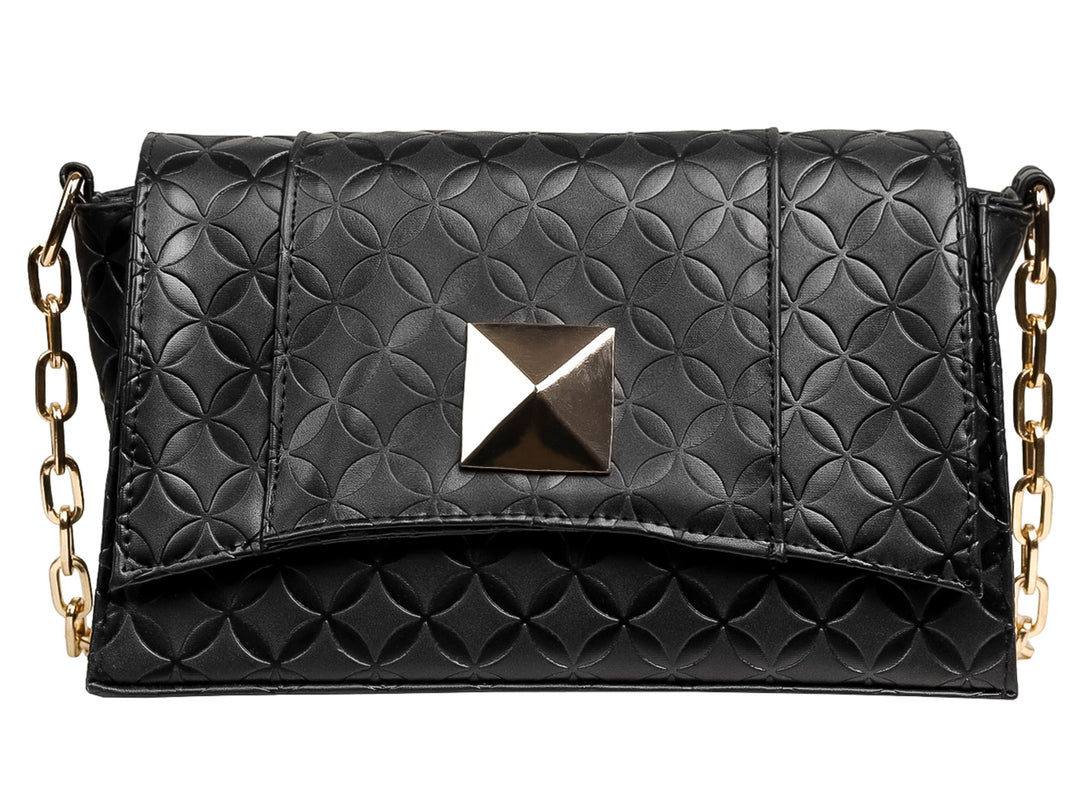 Bolso de hombro Ferretina color negro con textura geométrica, cierre decorativo dorado y correa de cadena.