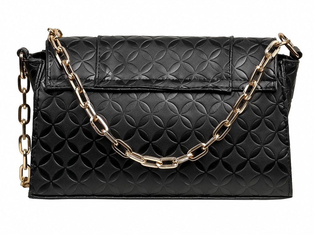 Bolso de hombro Ferretina color negro con textura geométrica, cierre decorativo dorado y correa de cadena.