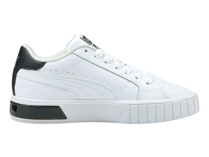 Tenis PUMA Cali Star JR color blanco con detalles negros y suela de plataforma.