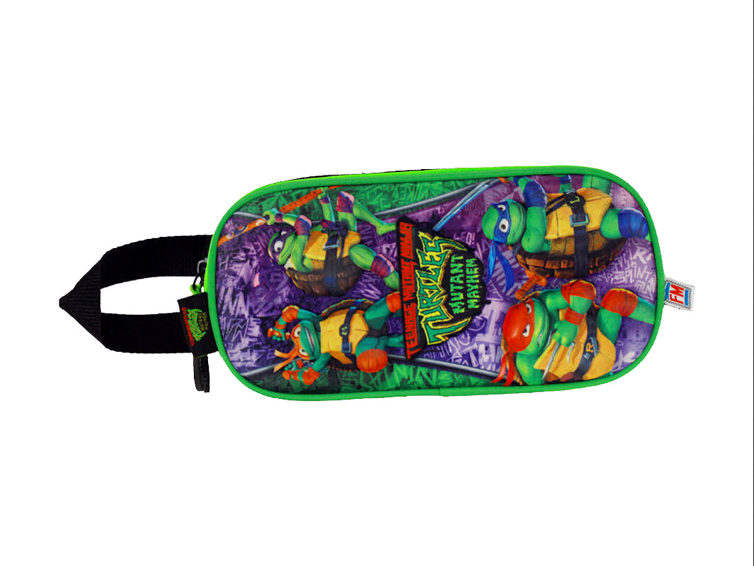 Lapicera rectangular de tela con diseño colorido de las Tortugas Ninja Mutant Mayhem en tonos verde y morado.