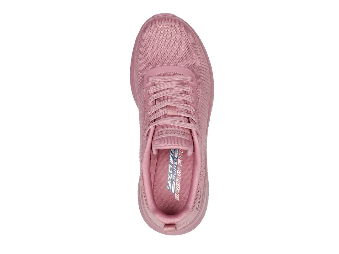 Tenis SKECHERS BOBS SQUAD CHAOS color rosa con acabado tejido y suela gruesa.