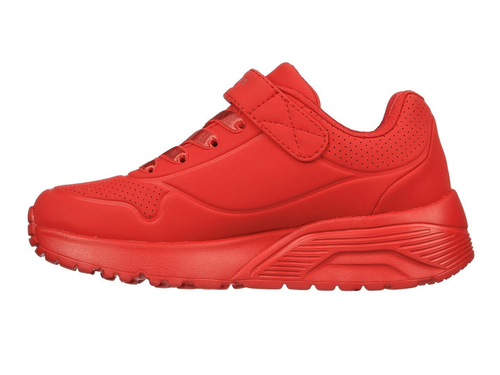 Tenis deportivos Skechers color rojo con correa y agujetas para Niño o Niña.