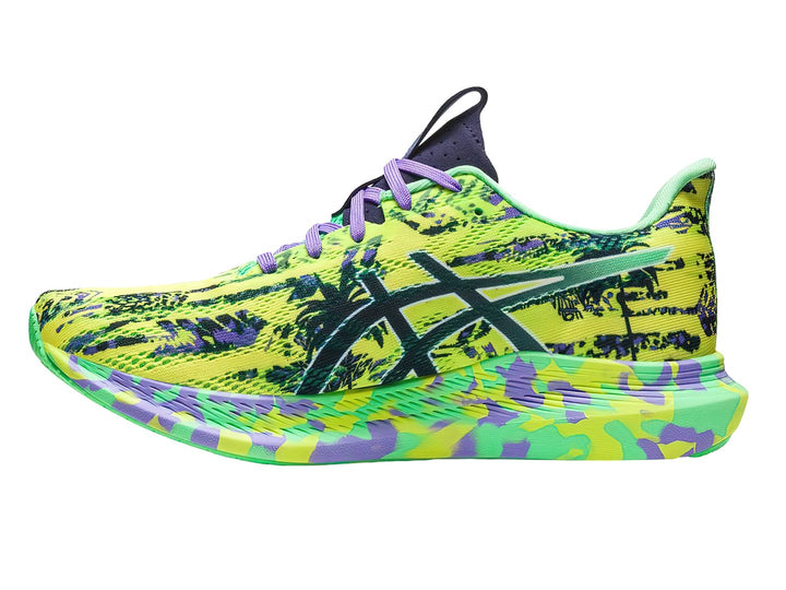 Tenis deportivos ASICS Noosa Tri 14 color amarillo con detalles púrpura y diseño gráfico de palmeras.