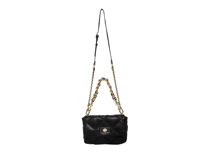 Bolso negro acolchado de Steve Madden con correa de cadena dorada y correa ajustable.