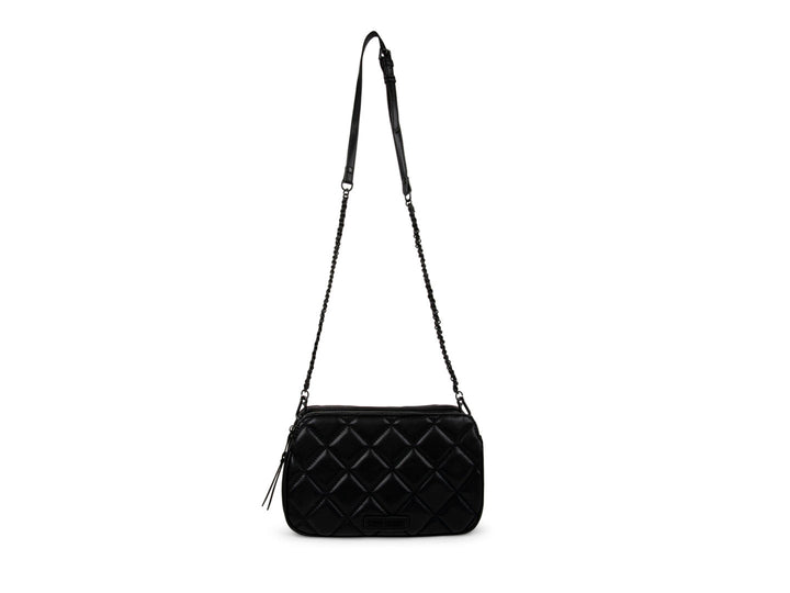 Bolso bandolera negro Steve Madden con diseño acolchado y correa de cadena.