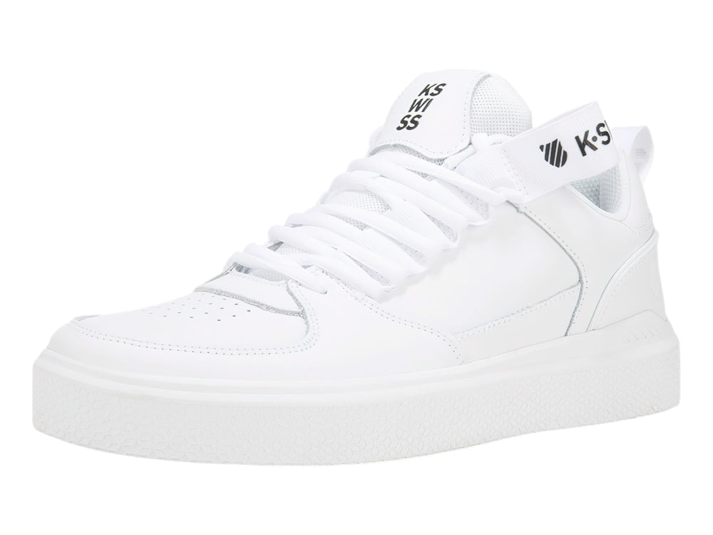 Tenis deportivos K-SWISS color blanco total con suela plana y agujetas coordinadas.
