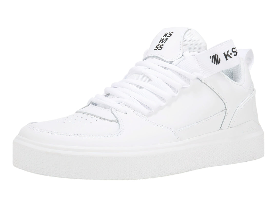 Tenis deportivos K-SWISS color blanco total con suela plana y agujetas coordinadas.