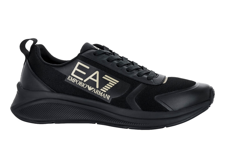 Tenis deportivos Emporio Armani color negro con logotipo dorado y agujetas.
