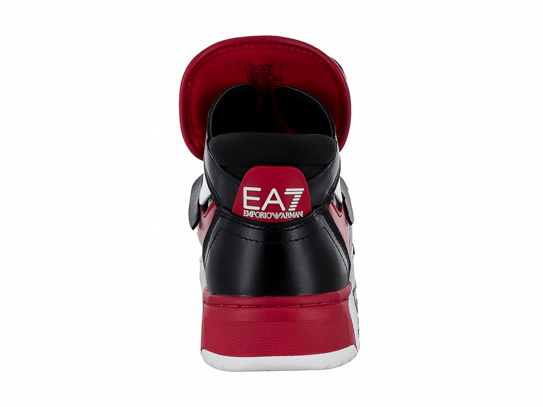 Tenis Emporio Armani de corte alto en colores rojo, negro y blanco con suela blanca.