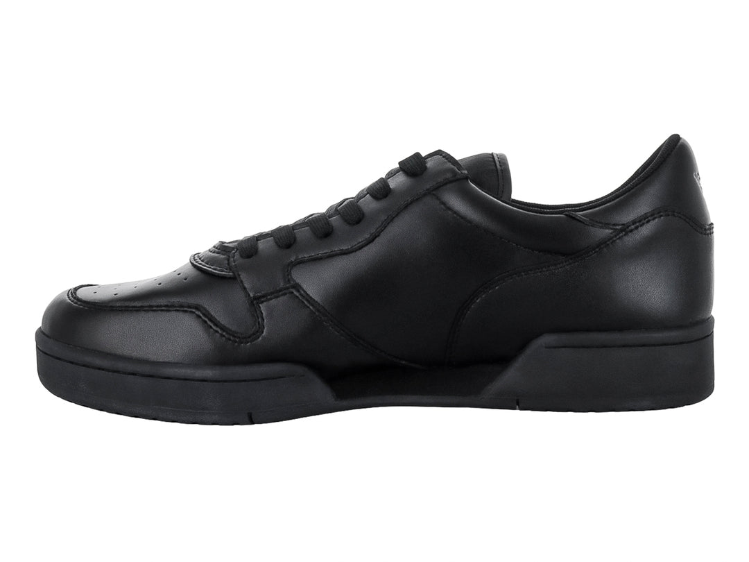Tenis Emporio Armani modelo Millenium en color negro total con logo EA7 grabado en el lateral.