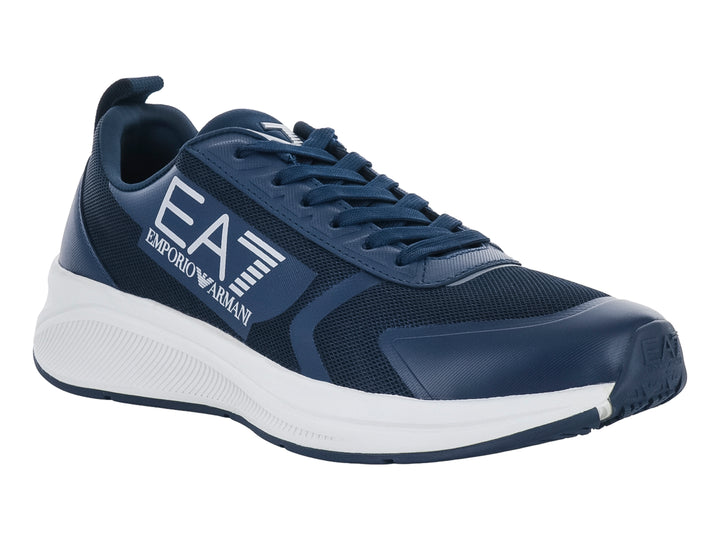 Tenis deportivos Emporio Armani en color azul marino con suela blanca y logotipo EA7 lateral.