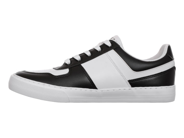Tenis Guess modelo GM Minsk en colores blanco y negro con suela blanca y logotipo metálico lateral.