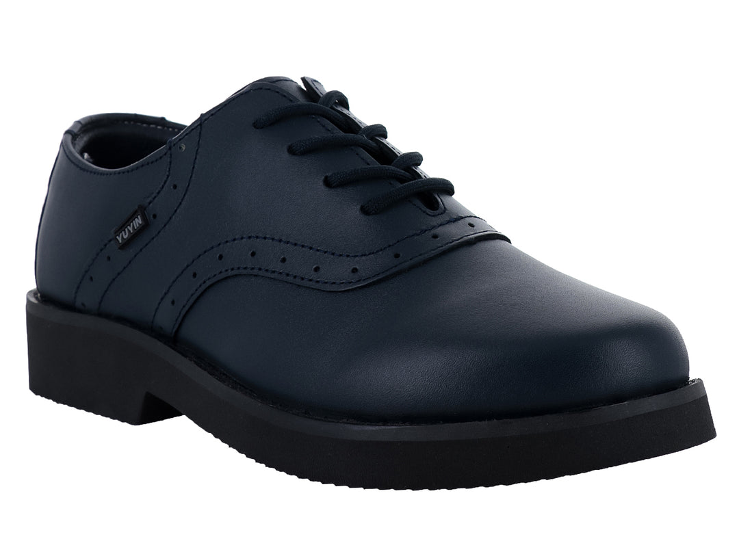 Zapato formal infantil color azul marino con cordones y detalles perforados en el cuero sintético.
